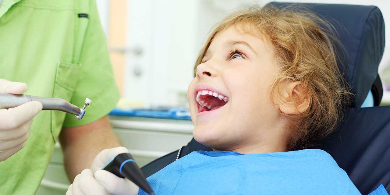 Il ruolo dei genitori nell'approccio al dentista